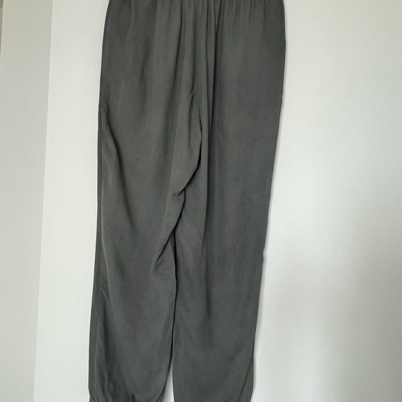 Two piece dark grey silk combo - Picture 2 of 5